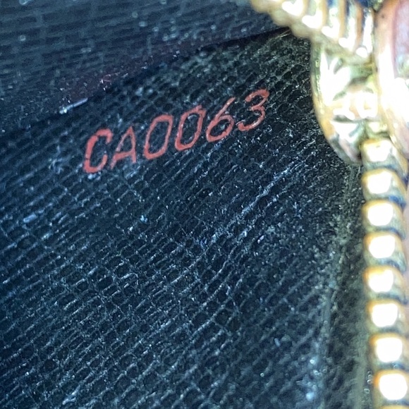 Louis Vuitton Zip Card Key Case, Black Epi Leather, Preowned , CA0063 - Picture 13 of 15